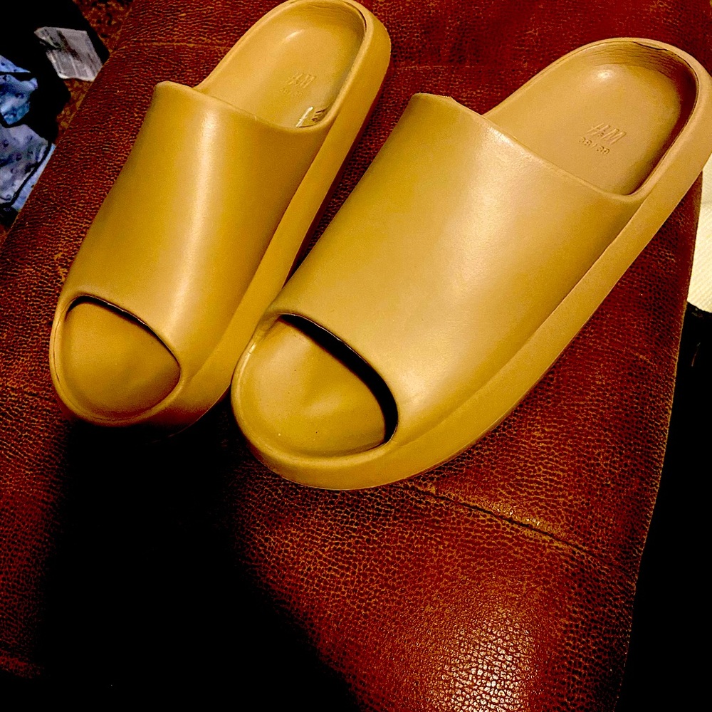 H&M slides
